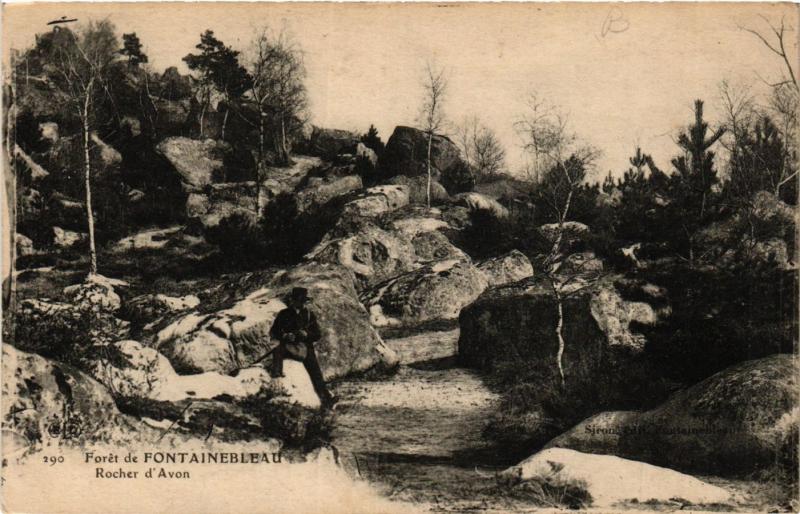 CPA Foret de FONTAINEBLEAU - Rocher d'Avon (436216)