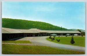 Roadside~Owego New York~Sunrise Motel Exterior View On Rte 17~Vintage Postcard