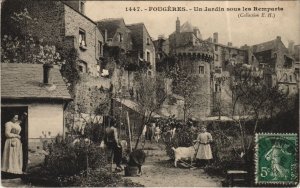 CPA Fougeres un Jardin sous les Remparts (1236597)