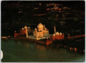 VINTAGE CONTINENTAL SIZE POSTCARD AERIAL VIEW OF THE TAJ MAHAL INDIA