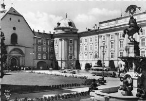 BR18228 Innsbruck Leopoldsbrunnen mit Hofkirche austria