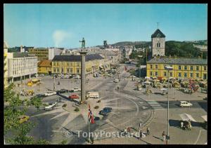 Trondheim. Utsikt over torget me statuen av Olav Tryggvasson