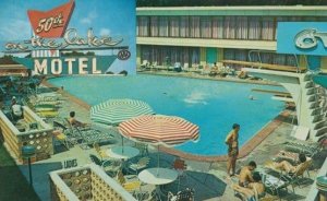 South Shore Drive Chicago Illinois Hotel Swimming Pool Toilets Motel Postcard