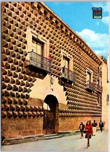VINTAGE CONTINENTAL SIZE POSTCARD THE SUMMITS HOUSE AT SEGOVIA SPAIN