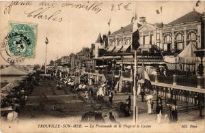 CPA TROUVILLE-sur-MER La Promenade de la Plage et le Casino (422269)