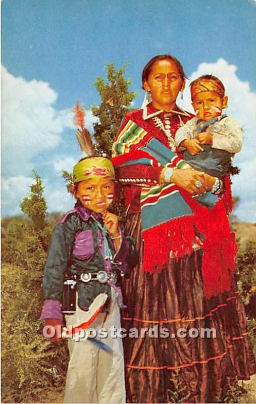 Young Navajo Mother and her two Children Indian Unused 