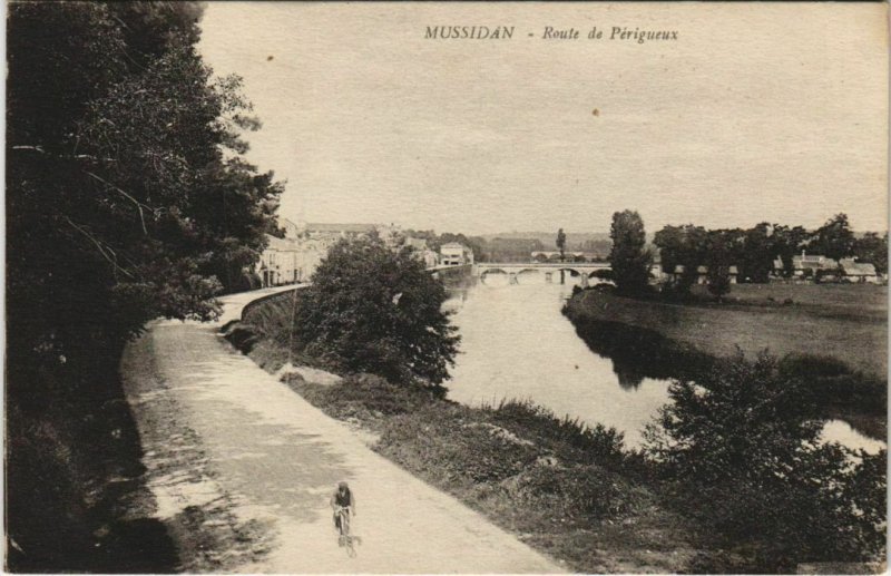 CPA Mussidan- Route de Perigueux FRANCE (1073327)
