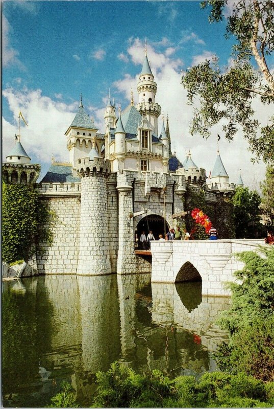 Disneyland CA Sleeping Beauty Castle Disney Vintage UNUSED Postcard F44