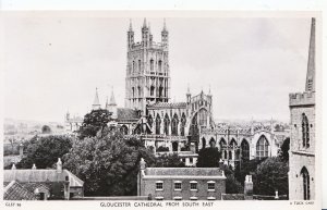 Gloucestershire Postcard - Gloucester Cathedral from South East - RP  MB2290