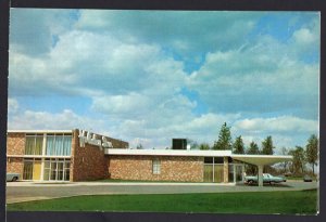 Iowa ~ Holiday Inn NEWTON Interstate 80 and Highway 14 - Chrome 1950s-1970s