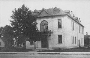 J42/ Burlington Wisconsin RPPC Postcard c1910 City Hall Building  135