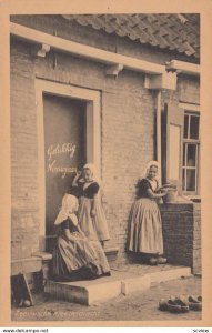 Zeeuwsche Kleederdracht, Netherlands, 1900-1910s; 3 girls