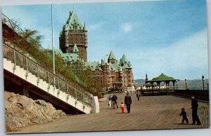 Postcard Canada Quebec Promenade linking Dufferin Terrace to Plains of Abraham