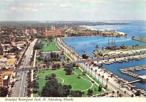 BG13830 beautiful waterfront park st petersburg florida ship bateaux   usa