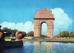 VINTAGE CONTINENTAL SIZE POSTCARD INDIA GATE NEW DELHI INDIA