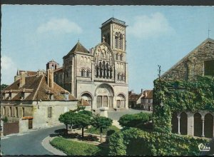 France Postcard-Vezelay-La Basilique Et L'Ancienne Chapelle Des Ursulines RR1900