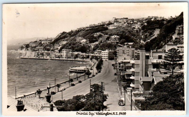 RPPC  WELLINGTON, New Zealand   ORIENTAL BAY  ca 1930s-40s  Blank Back  Postcard 