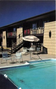 Yreka California 1960s Postcard Motel Orleans Yreka Swimming Pool