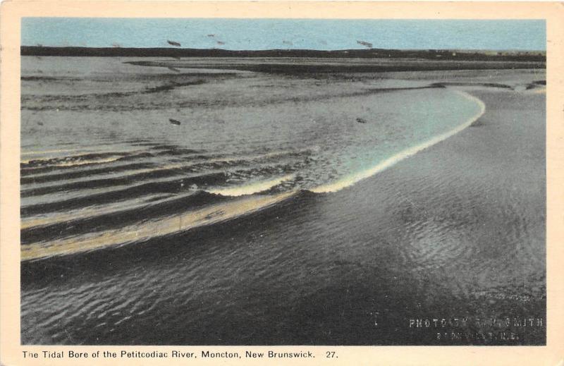 B5121 The Tidal of the Petitcodiac River Moncton N B