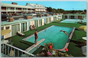 Vtg Seekonk Massachusetts MA Hearthstone Motor Inn Motel Swimming Pool Postcard