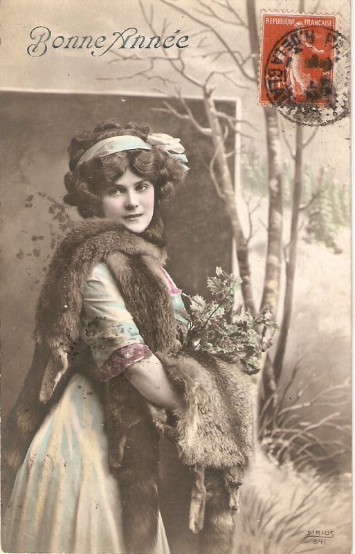 Pretty lady. Fue coat. Tree leaves Old vintage French New Year Greetings PC