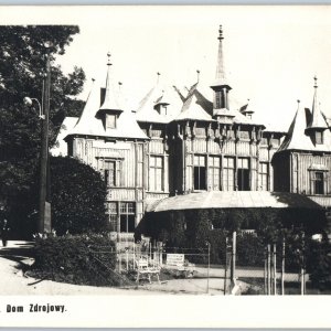 c1930s Szczawnica, Poland RPPC Dom Zdrojowy Medicinal Spring Antiquitech A193