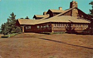 COPPER HARBOR MICHIGAN~KEWEENAW PARK CLUB HOUSE 1968 PSTMK POSTCARD