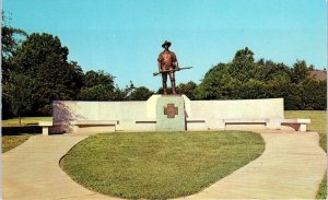 MEMPHIS, TN Tennessee  SPANISH WAR  Memorial  Bronze Statue  c1960s  Postcard 