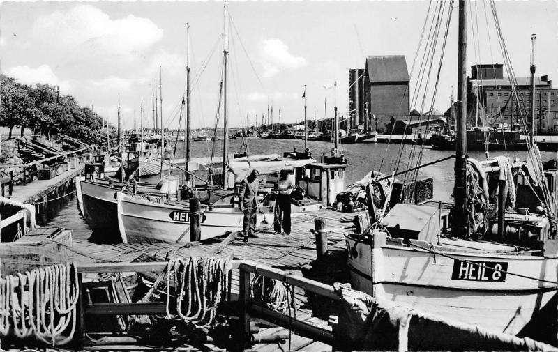 BG23020 heil 8 ship bateaux ostseebad heiligenhafen  germany CPSM 14x9cm