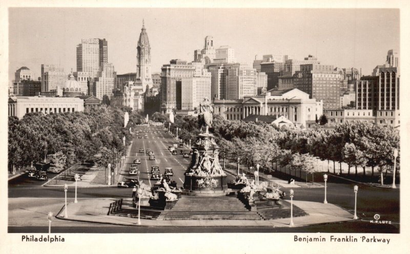 Postcard Benjamin Franklin Parkway Washington Monument Philadelphia PA RPPC