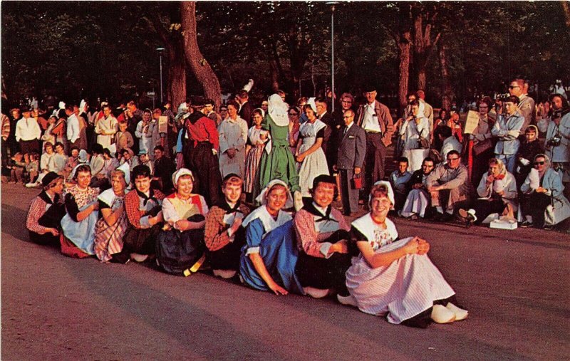 Holland Michigan 1962 Postcard Festival Time Dutch Dancers