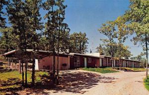 Branson Missouri Indian Point Lodge Resort Motel Vintage Postcard J77198