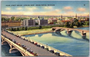 VINTAGE POSTCARD CARS PARKED ON PEARL STREET BRIDGE GRAND RAPIDS MICHIGAN 1930s