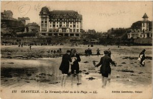 CPA GRANVILLE - Le Normandy-Hotel vu de la Plage (589430)