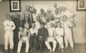 US MILITARY GROUP POSING VINTAGE REAL PHOTO POSTCARD RPPC