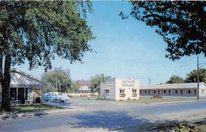 NIAGARA FALLS ONTARIO CANADA QUEEN ELIZABETH MOTEL POSTCARD c1950-60s OLD CAR