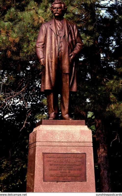 Missouri Hannibal Mark Statue In Riverview Park