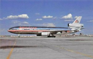  Airplane Postcard American Airlines McDonnell Douglas MD-11 N1750 