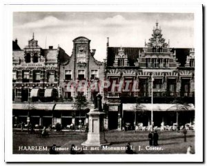 Modern Postcard Haarlem Groote Markt met monument L J Coster