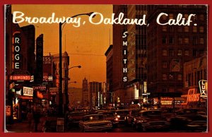 California, Oakland - Busy Broadway At Dusk - [CA-850]