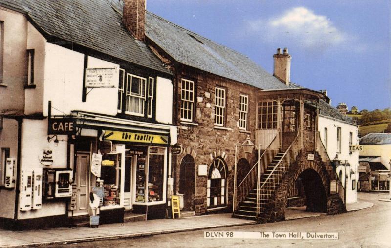 DULVERTON SOMERSET UK~THE TOWN HALL POSTCARD 1960s