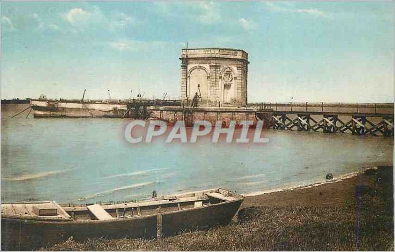 Postcard Old Fountain Lupine Port des Barques Saint Nazaire sur Charente