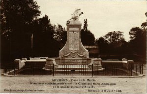 CPA ANDRESY Place de la Mairie Monument commemoratif eleve a la Glo (102781)