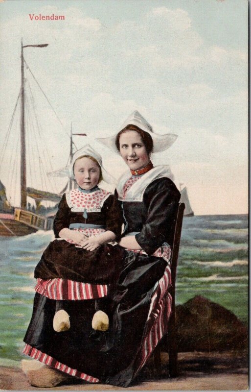 Netherlands Volendam Woman Child Gebr Douwes Amsterdam Advertising Postcard E92