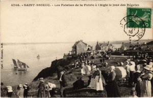 CPA SAINT-BRIEUC Falaises de la Pointe a l'Aigle - Jour des Regates (1295419)