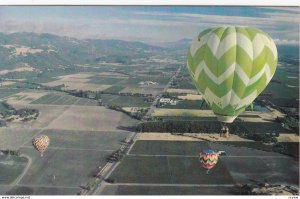 NAPA VALLEY , California , 50-60s ; Balloon flights