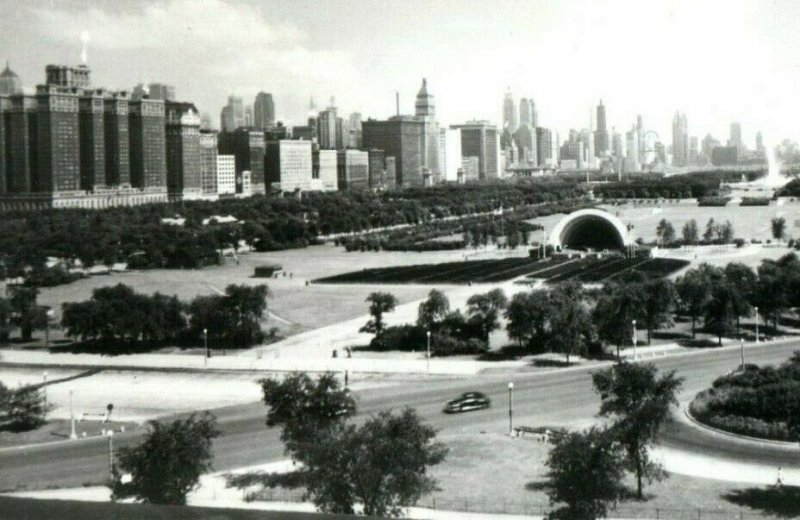 Vintage RPPC Grant Park Looking North from Chicago Natural History Museum P163 