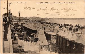 CPA Les SABLES-d'OLONNE Sur la Plage a l'heure des bains (393958)