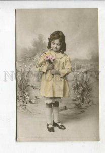 427312 Charming Girl w/ Flowers NARCISSUS Vintage postcard