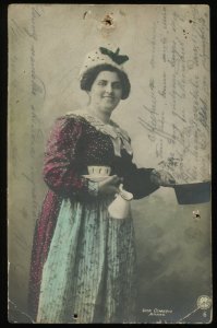 Kitchen maid. 1904 French postcard. Luca Comerio, Milano. Hand tinted real photo